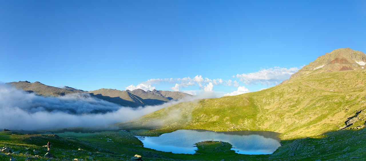 从西安启程，三峡之旅的魅力探索