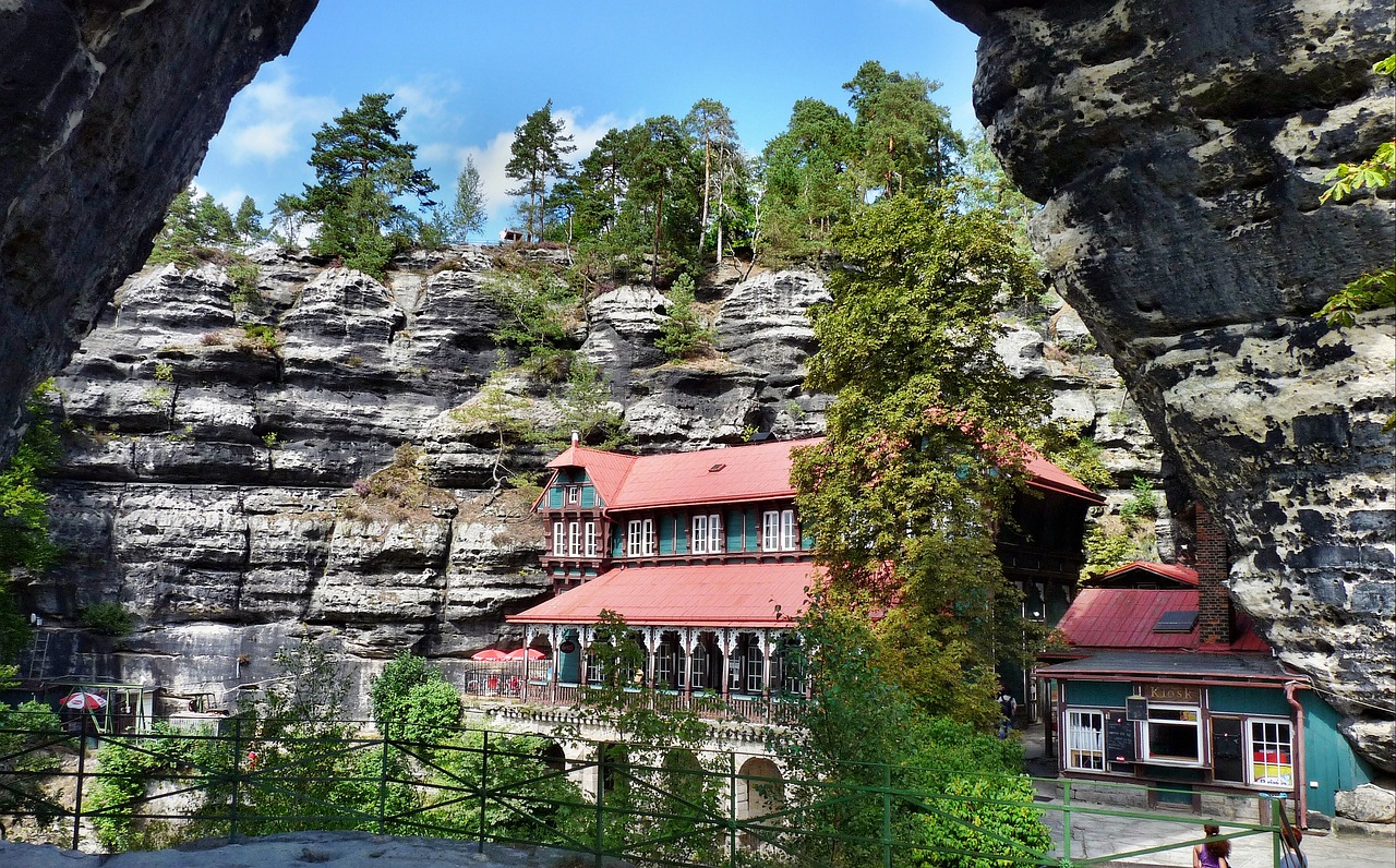 漳州火山岛房车旅游的魅力之旅漳州火山岛住宿木屋