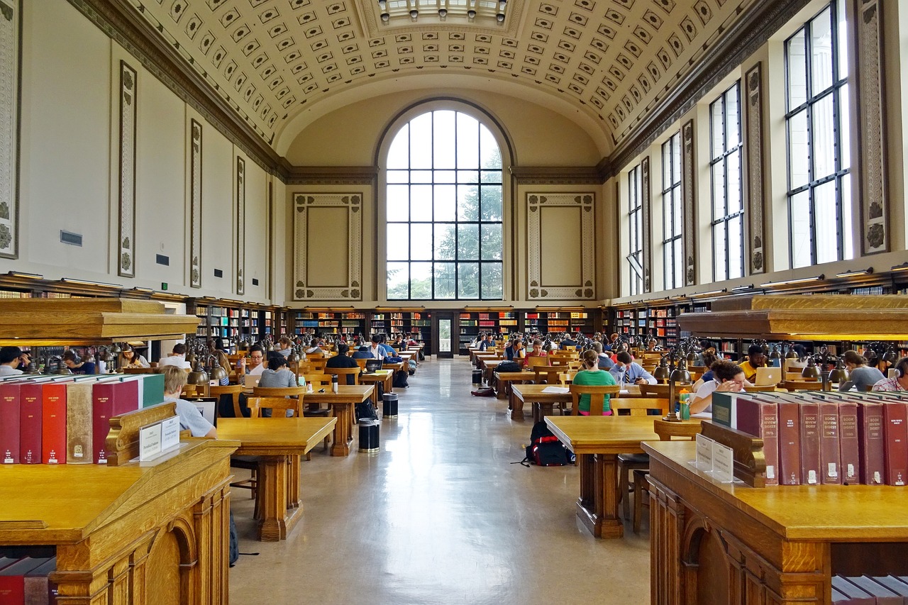 中国财经大学，培养财经领域精英的摇篮中央财经大学